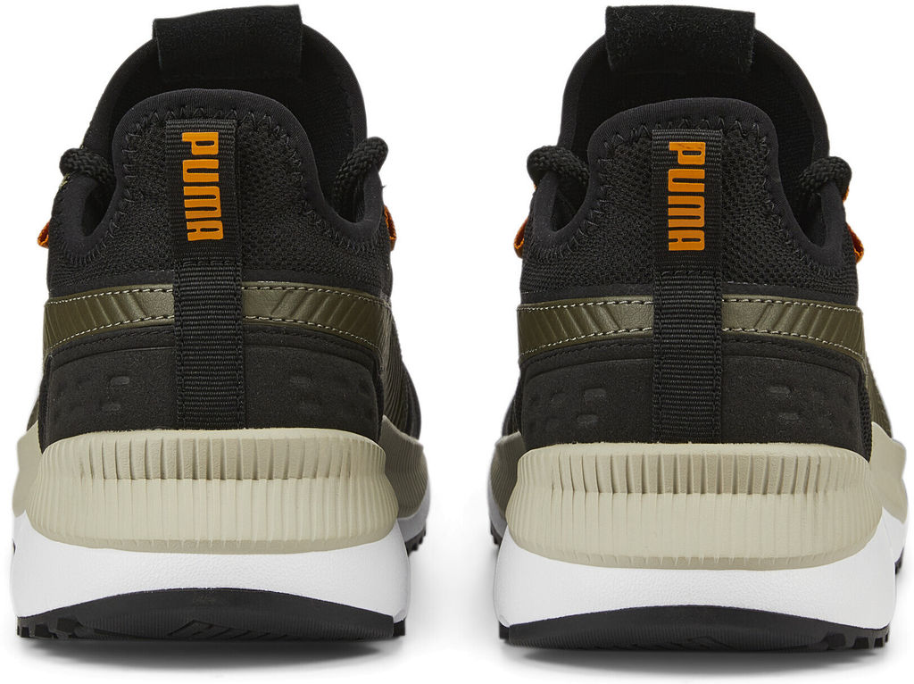 Кроссовки взрослые