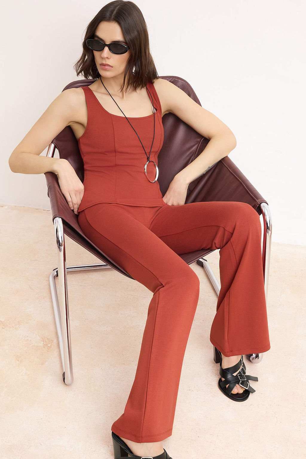 Siyah Fitted/Vucuda Oturan Kal?n Ask?l? Kolsuz Interlok Orme Alt-Ust Tak?m TWOSS26AU00088 - Trendyolmilla фото 5