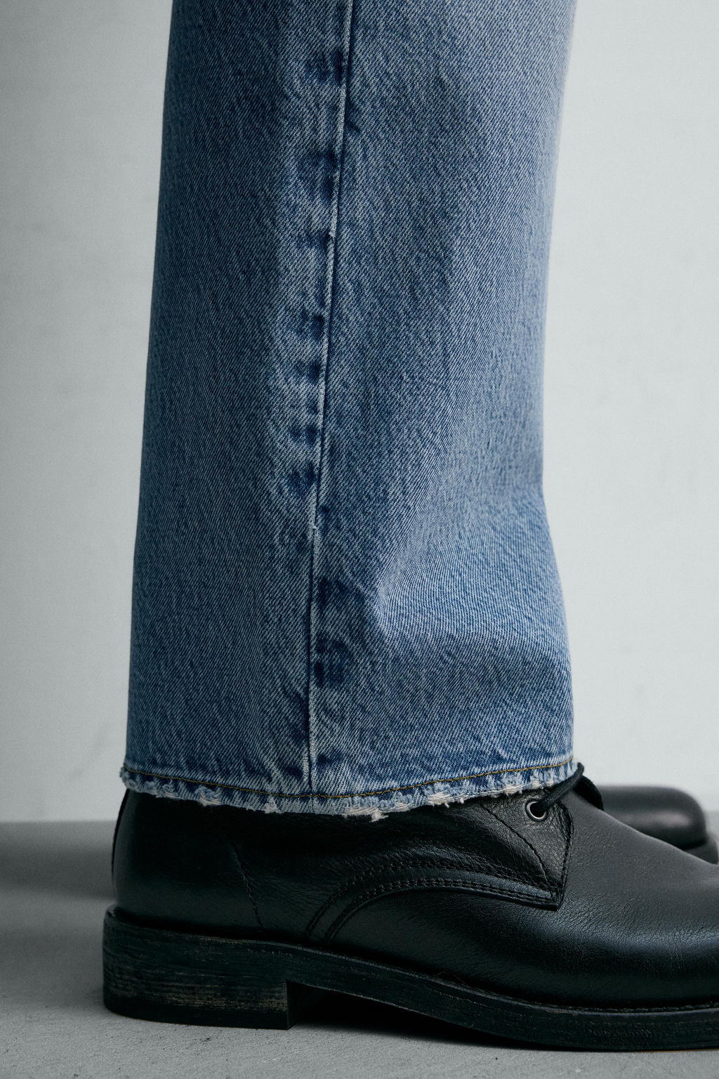 LIMITED EDITION BOOTCUT JEANS - Zara фото 6