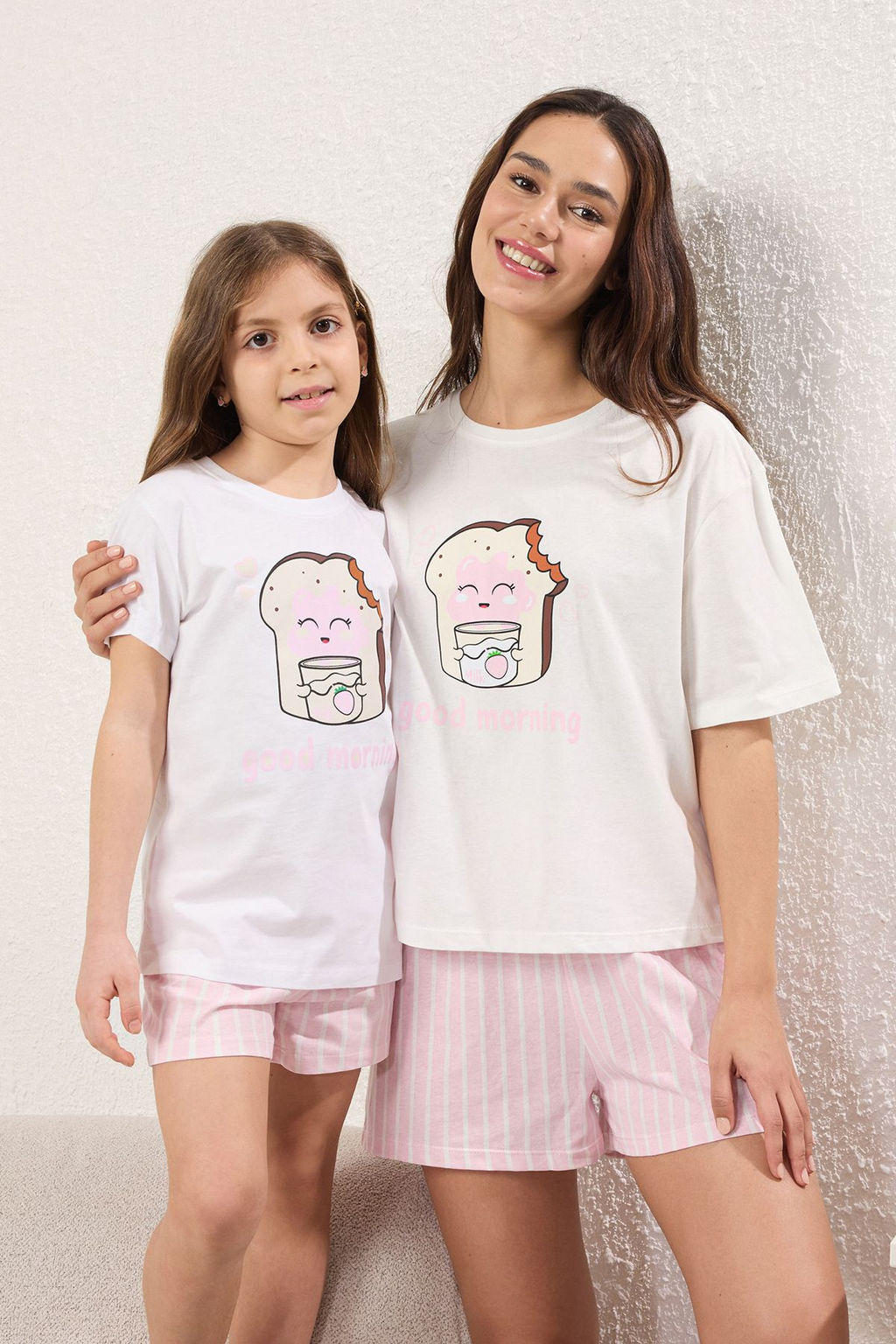 Kad?n Mini Me/Anne K?z Beyaz %100 Pamuklu Cizgili Bask?l? Sortlu Orme Pijama Tak?m? THMSS25PT00353