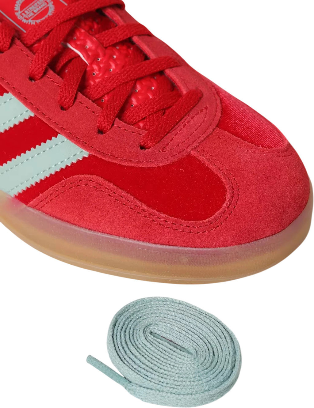 Кроссовки женские