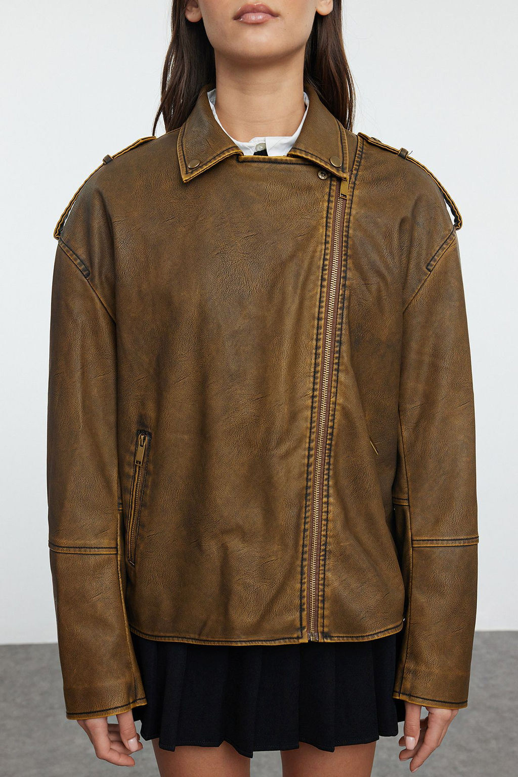 Kahverengi Oversize Kal?p Y?kama Efekctli Suni Deri Biker Ince Ceket Mont TWOAW25MO00010 - Trendyolmilla фото 4