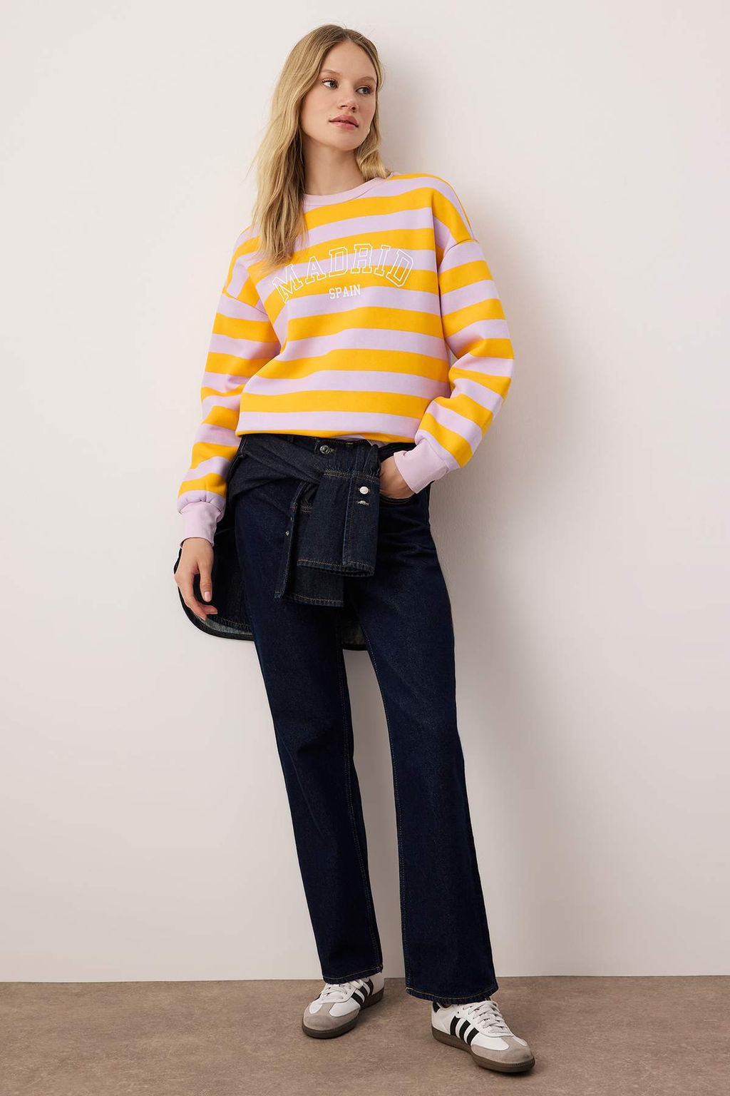 Cok Renkli Regular/Normal Kal?p Orme Sweatshirt TWOAW26SW00212 - Trendyolmilla фото 2