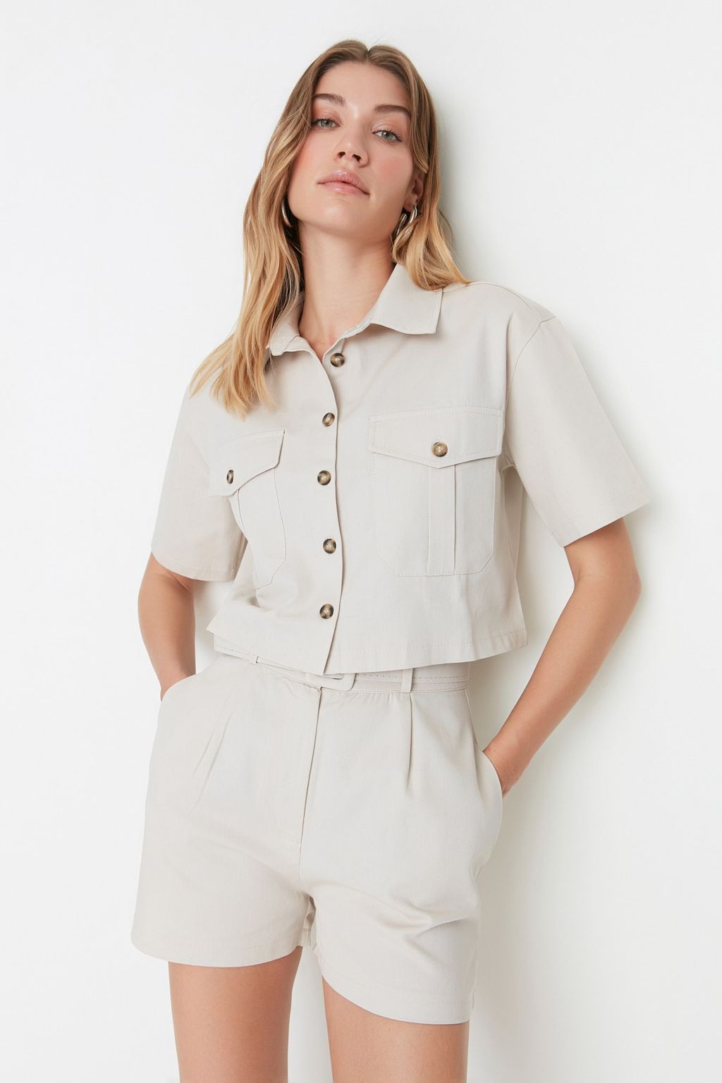 TRENDYOLMILLA Tas Cep Detayl? K?sa Kollu Regular Normal Kal?p Dokuma Gomlek TWOSS22GO0654  фото 3