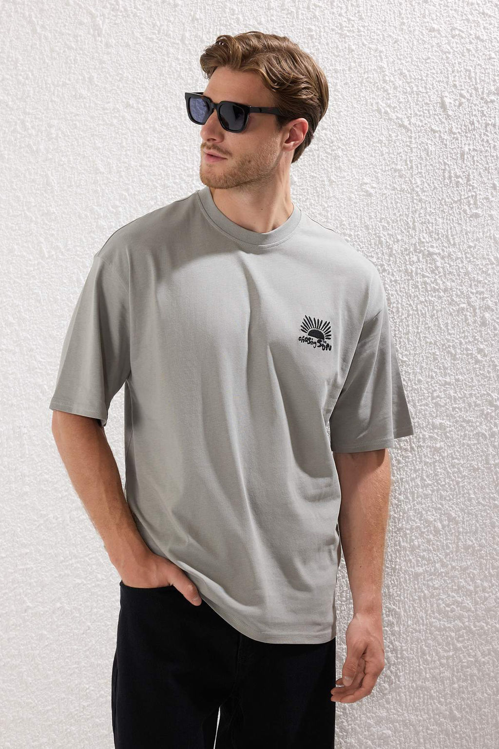TRENDYOL MAN Antrasit Unisex Oversize/Genis Kesim Bask?l? %100 Pamuk T-Shirt TMNSS25TS00031 - Trendyolmilla фото 2