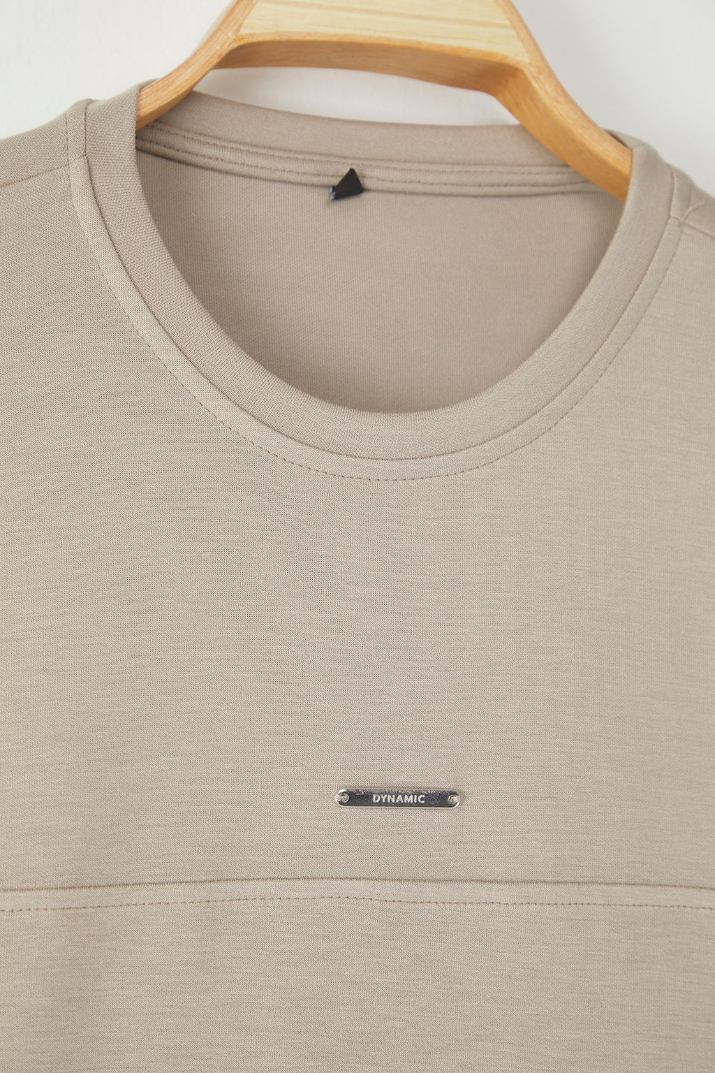 TRENDYOL MAN Siyah Oversize/Genis Kesim Metal Etiket Detayl? Yumusak Doku Interlok Kumas T-Shirt TMNSS25TS00105 - Trendyolmilla фото 6