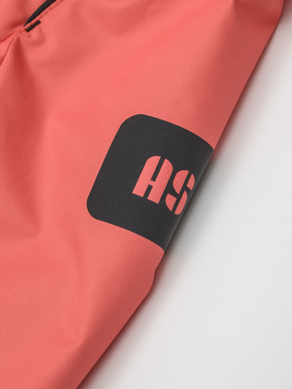 ВЕТРОВКА ИТТЕН.