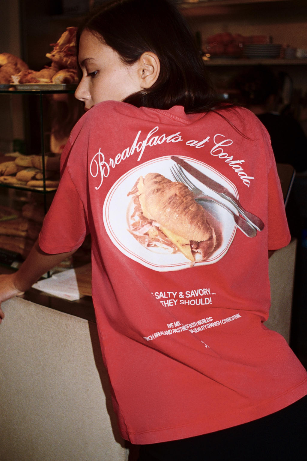 CAMISETA EFECTO LAVADO ESTAMPADO CORTADO / Rojo - Zara фото 2