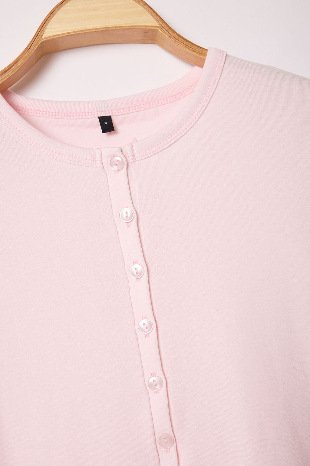 Trendyolmilla Siyah Dugmeli Fitted/Vucuda Oturan Orme Bluz TWOSS25BZ00281  фото 6