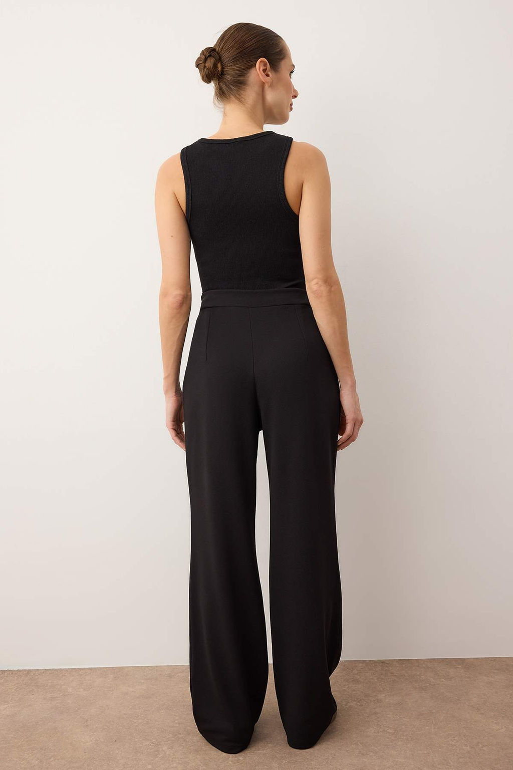 Siyah C?rt C?rt Kapamal? Yuksek Bel Pileli Wide Leg/Genis Kesim Orme Pantolon TWOAW24PL00177