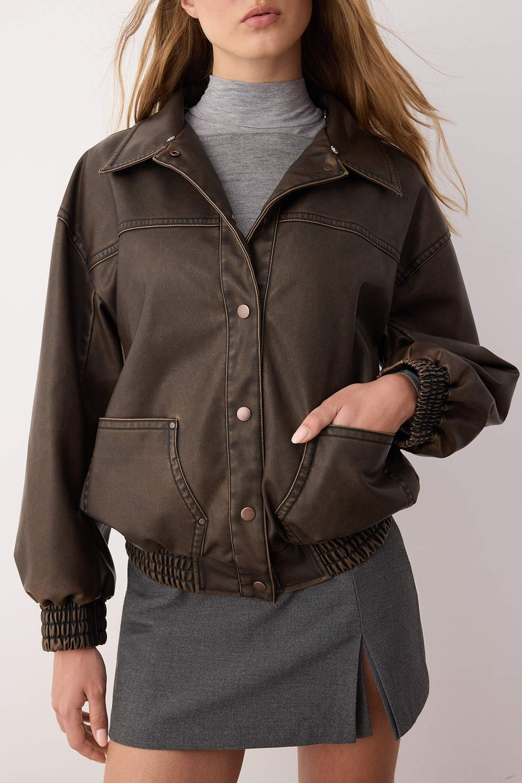 Kahverengi Oversize C?kar?labilir Kapusonlu Eskitme Efektli Suni Deri Bomber Mont TWOAW26MO00008 - Trendyolmilla фото 3