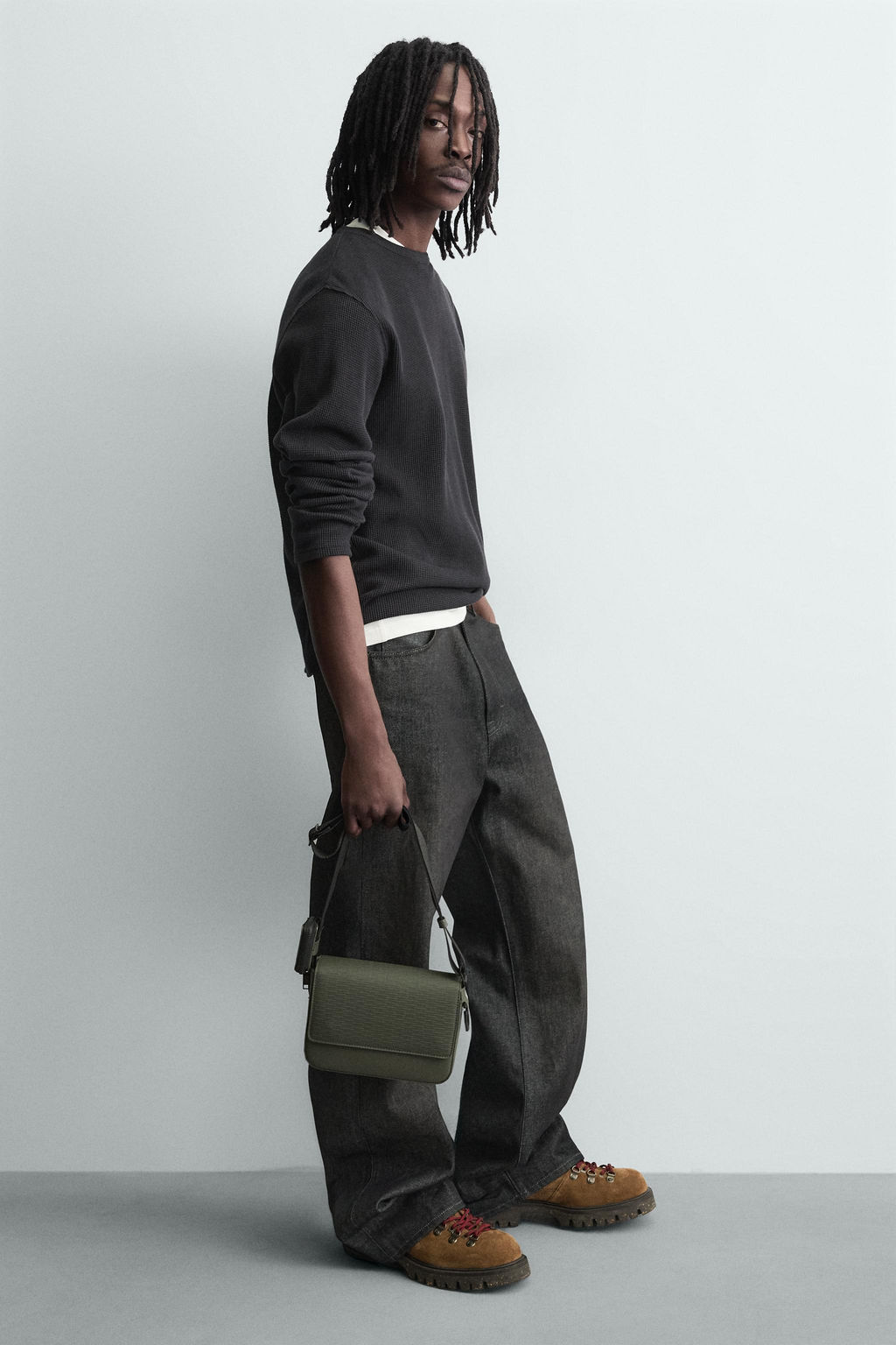 RUBBERISED TEXTURED CROSSBODY BAG - Zara фото 8