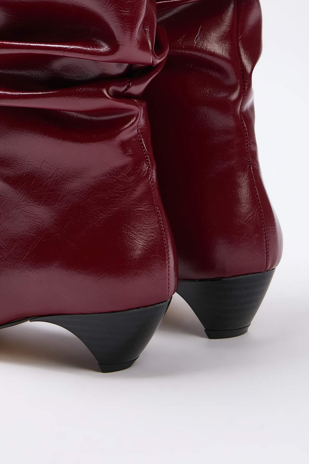 Siyah Koruklu Kitten Ucgen Topuklu Premium Kad?n Cizme TAKAW26CZ00029 - Trendyolmilla фото 8