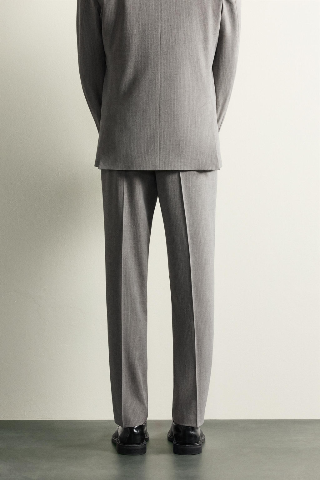 PANTAL?N REGULAR FIT TRAJE RAYAS / Gris vigor?