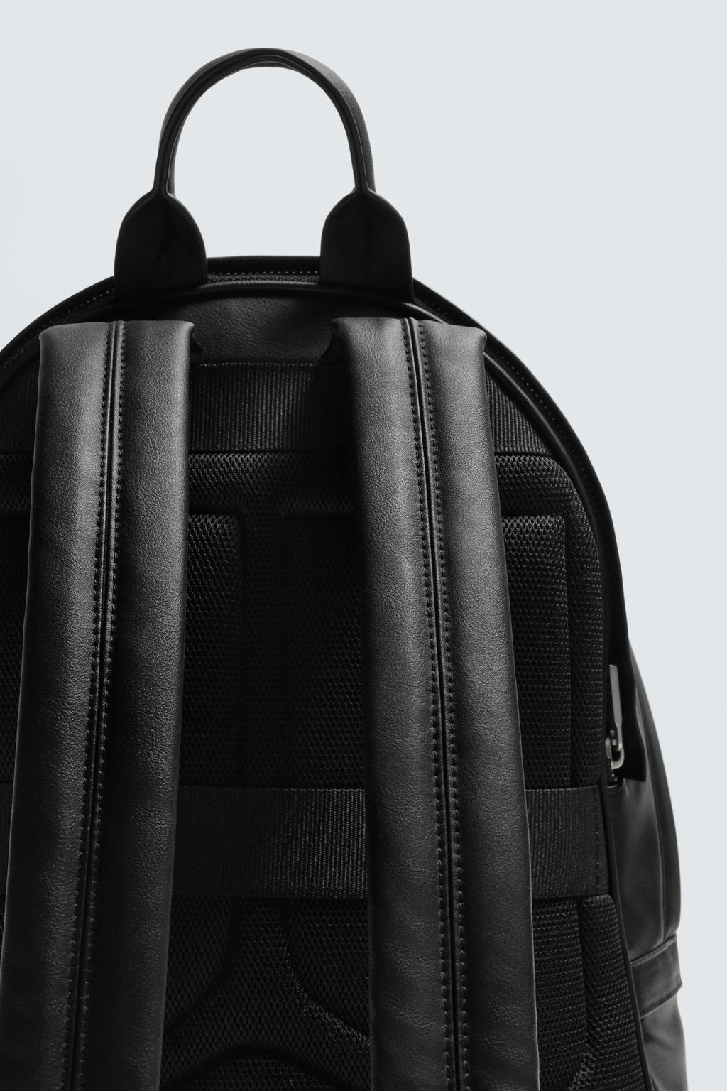 MOCHILA TEXTURA / Negro - Zara фото 6