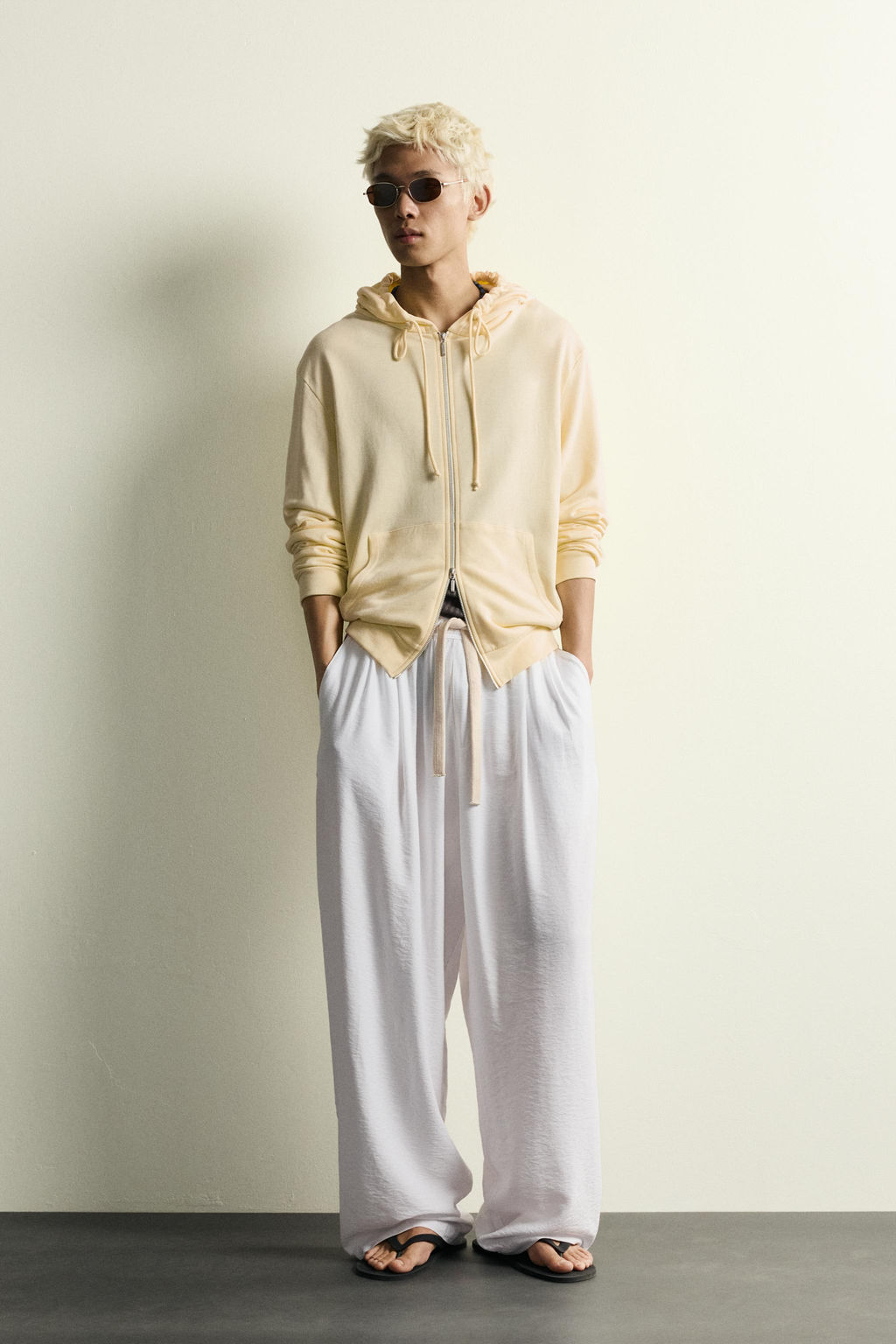 PANTAL?N FLUIDO RELAXED FIT / Blanco