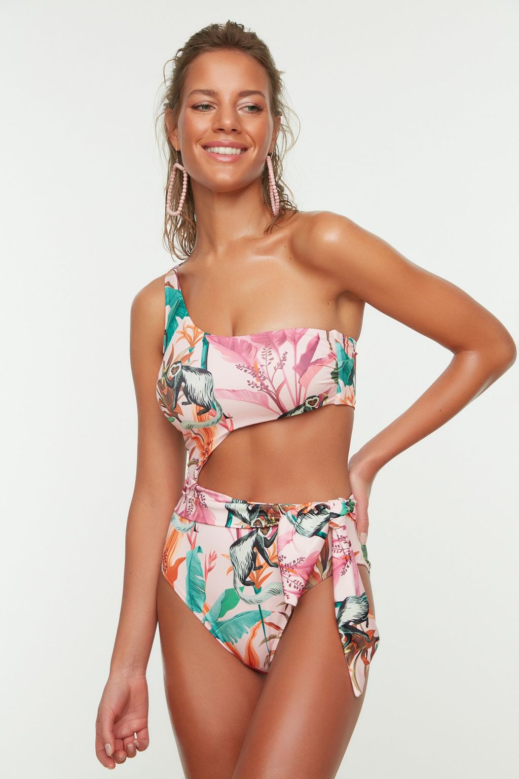 TRENDYOLMILLA Cicek Desenli Tek Omuz Cut Out/Pencereli Regular Mayo TBESS22MA0197 фото 12