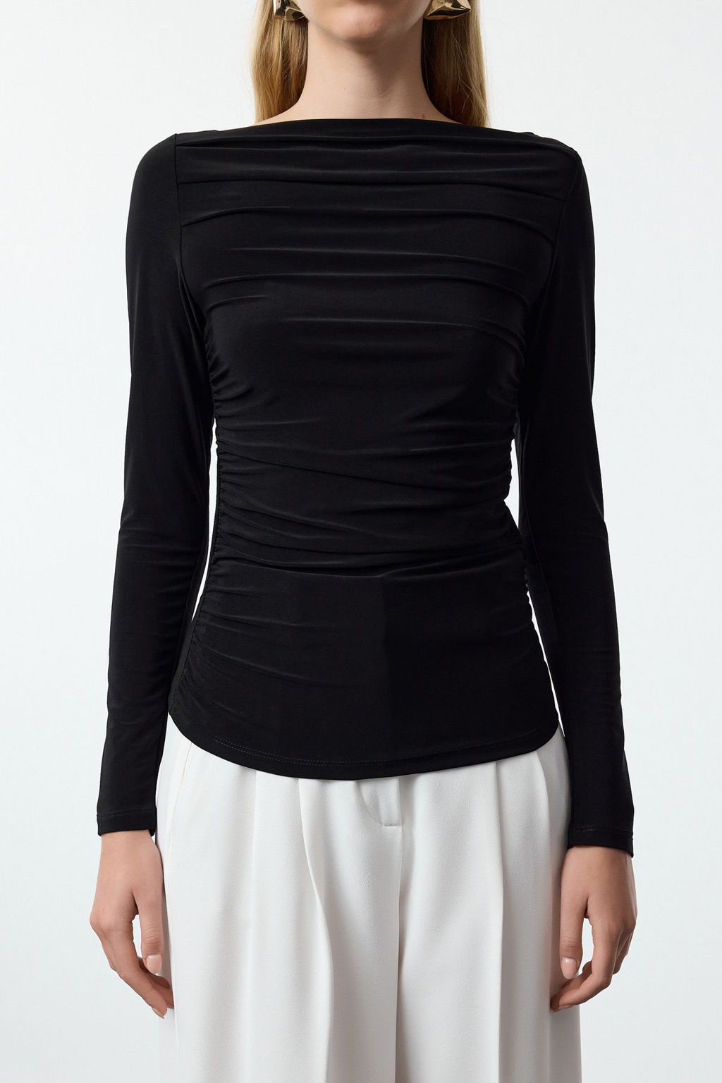 Siyah Kay?k Yaka Drapeli Vucuda Oturan Esnek Orme Bluz TWOAW25BZ00109