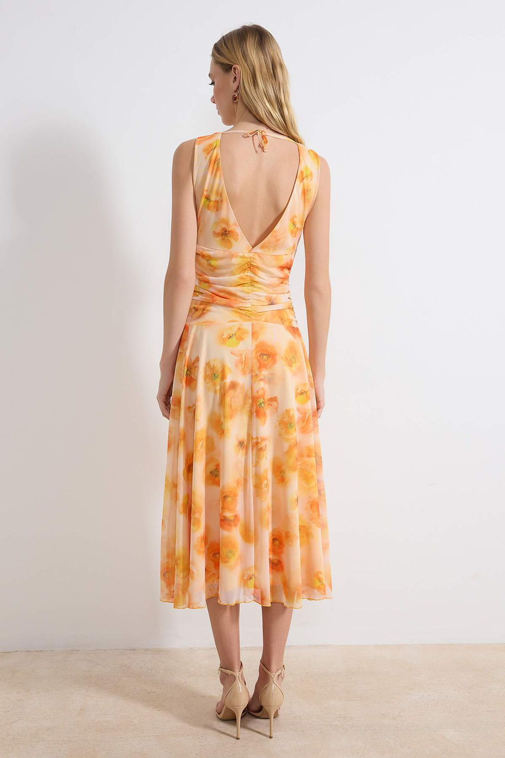 Cok Renkli Cicekli Bodycon V Yaka Kal?n Ask?l? Kolsuz Buzgulu Maxi Tul Orme Elbise TWOSS26EL00160