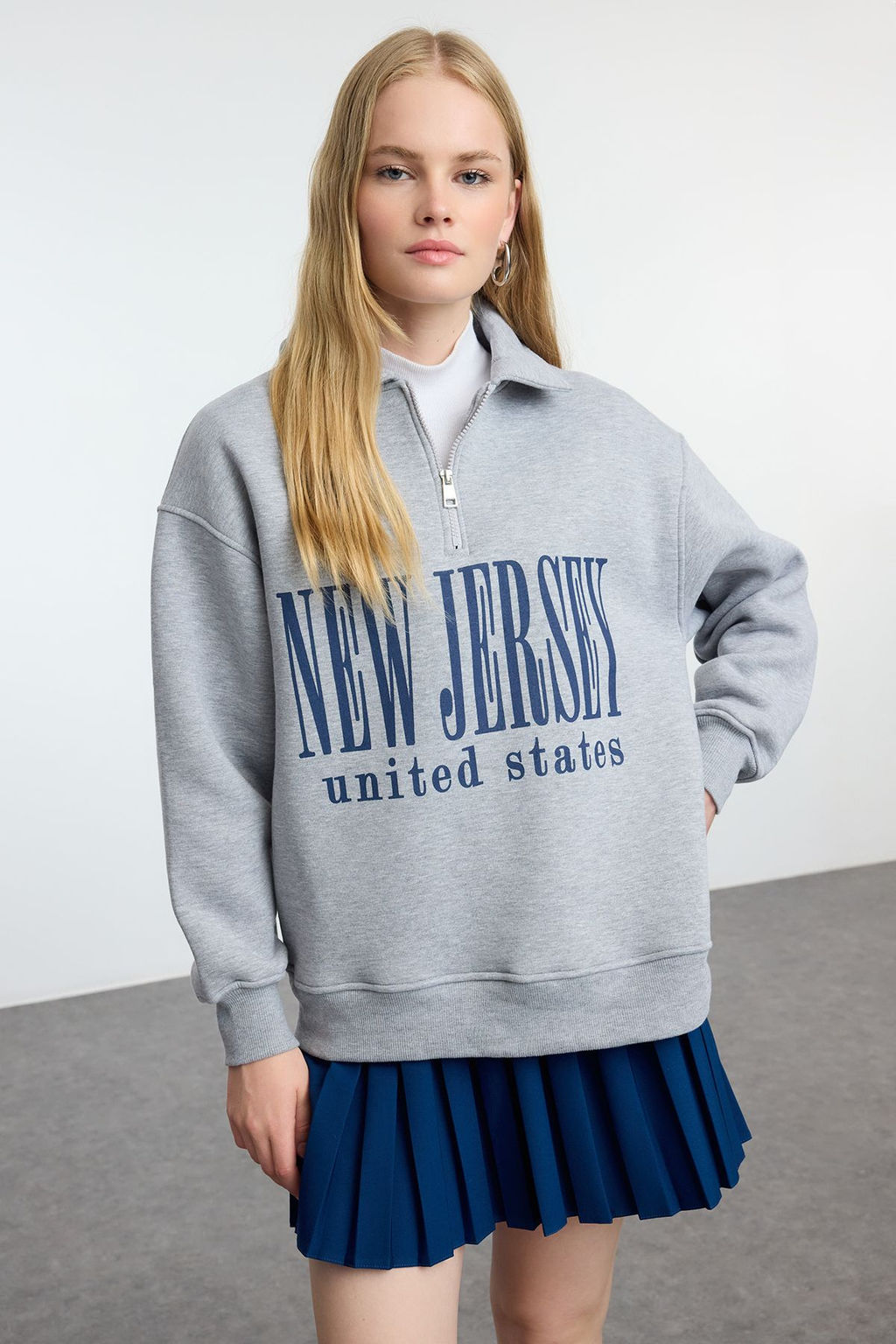 TRENDYOLMILLA Gri Melanj Oversize Kal?p Kal?n ici Polarl? Slogan Bask?l? Fermuarl? Orme Sweatshirt TWOAW25SW00134 фото 6