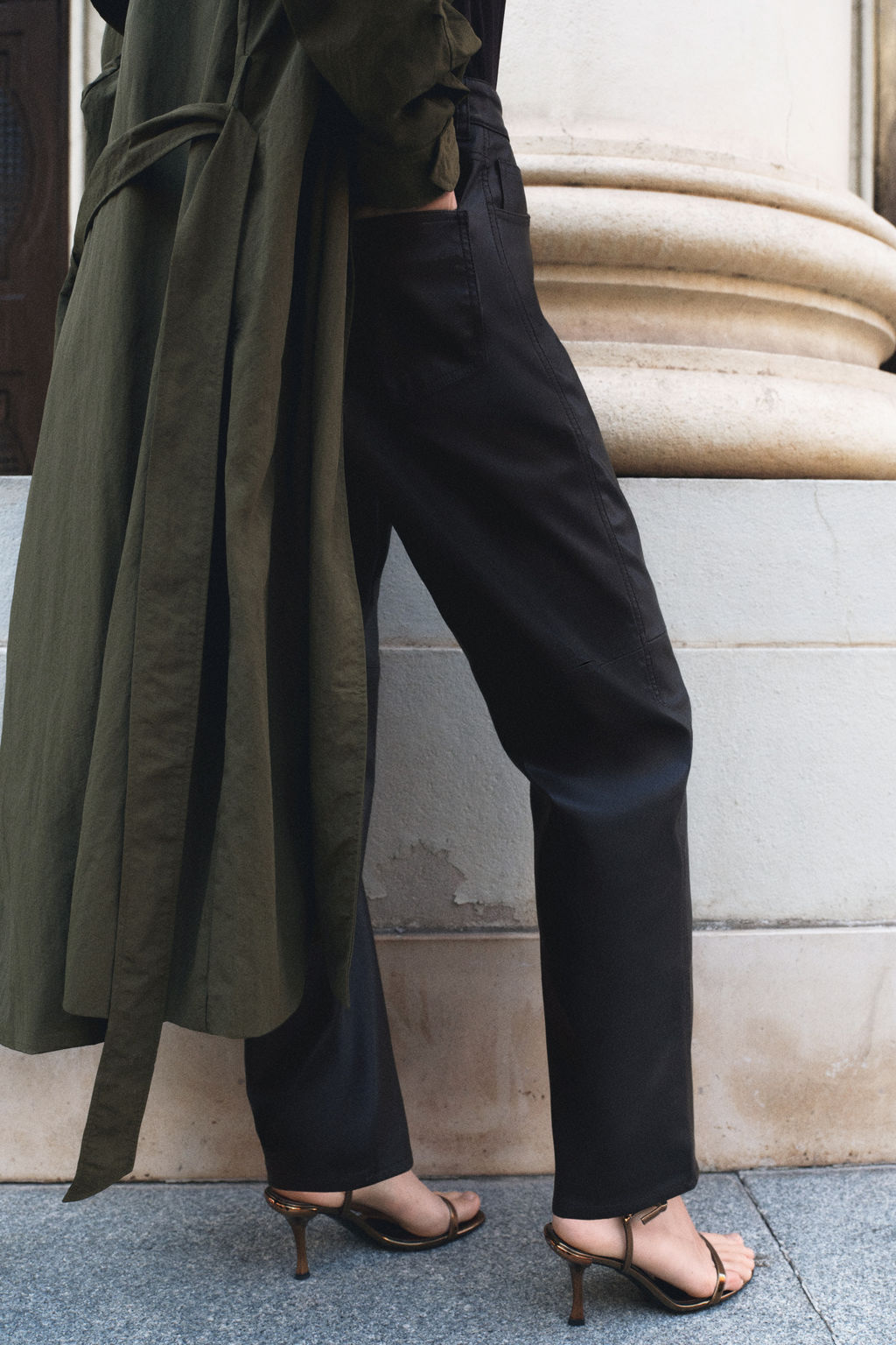 Pantal?n revestido con pernera barrel - H&m фото 6