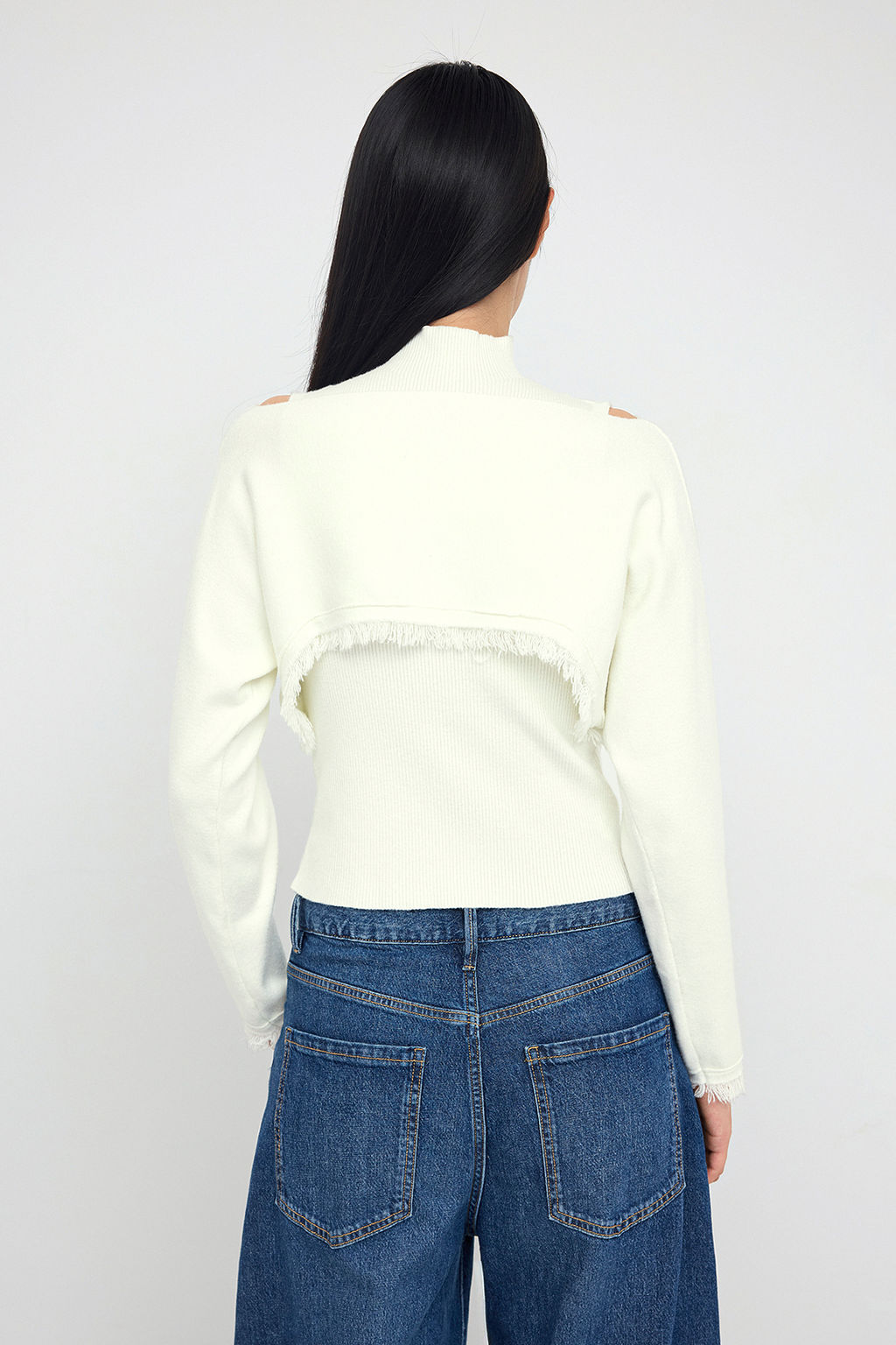 Teen Ekru 2li Yumusak Dokulu Ustu Crop Puskullu- Ici Fitted Triko Kazak-Bluz Tak?m TWOAW26KZ00011 - Trendyolmilla фото 4
