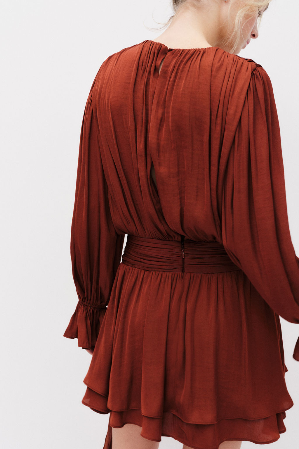 Vestido drapeado con detalle de nudo - H&m фото 8