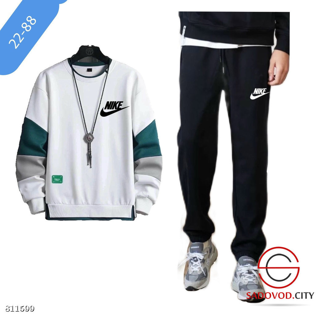 Спортивный мужской костюм