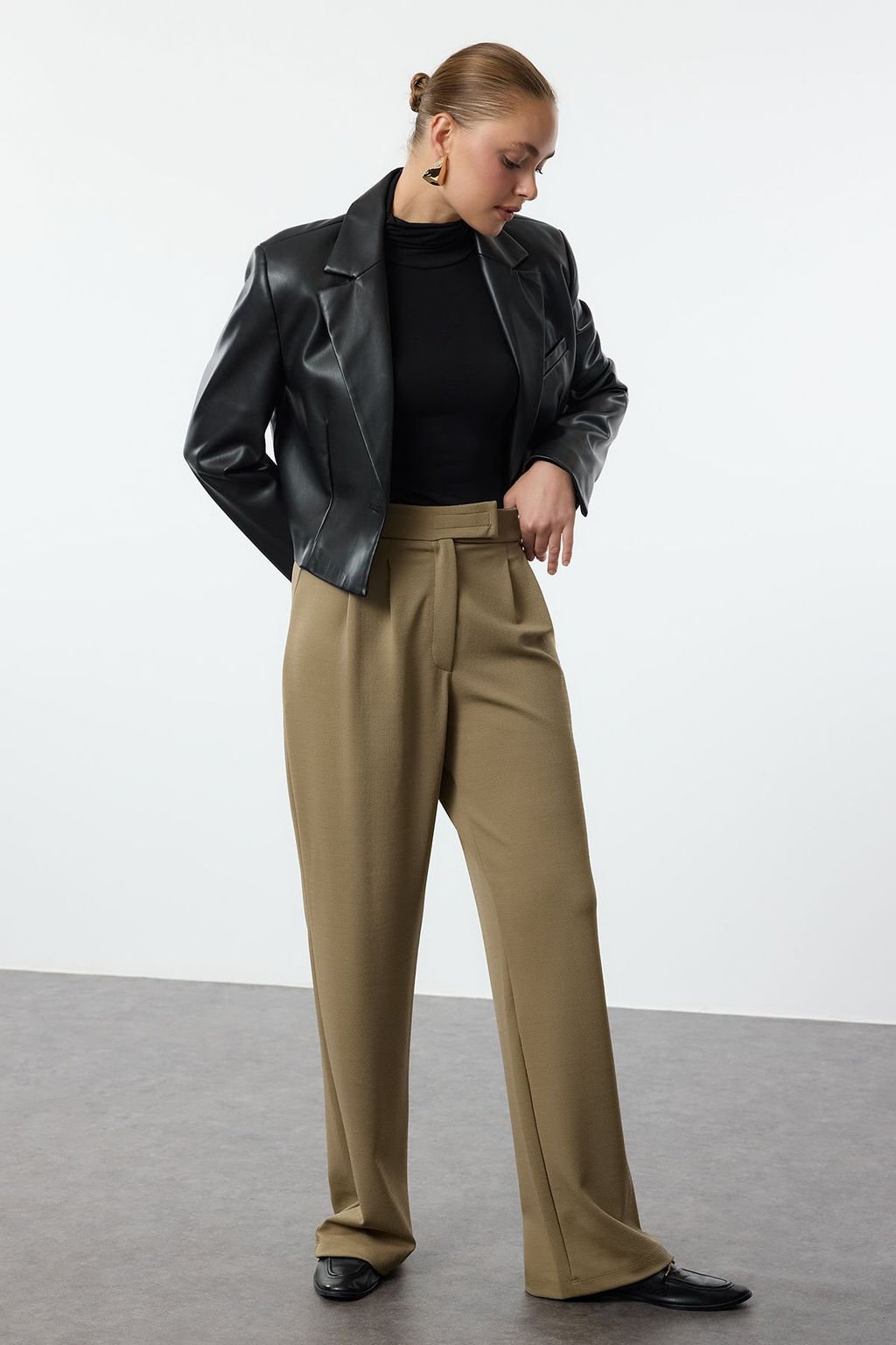 Koyu Haki C?rt C?rt Kapamal? Yuksek Bel Pileli Wide Leg/Genis Kesim Pantolon TWOAW24PL00177