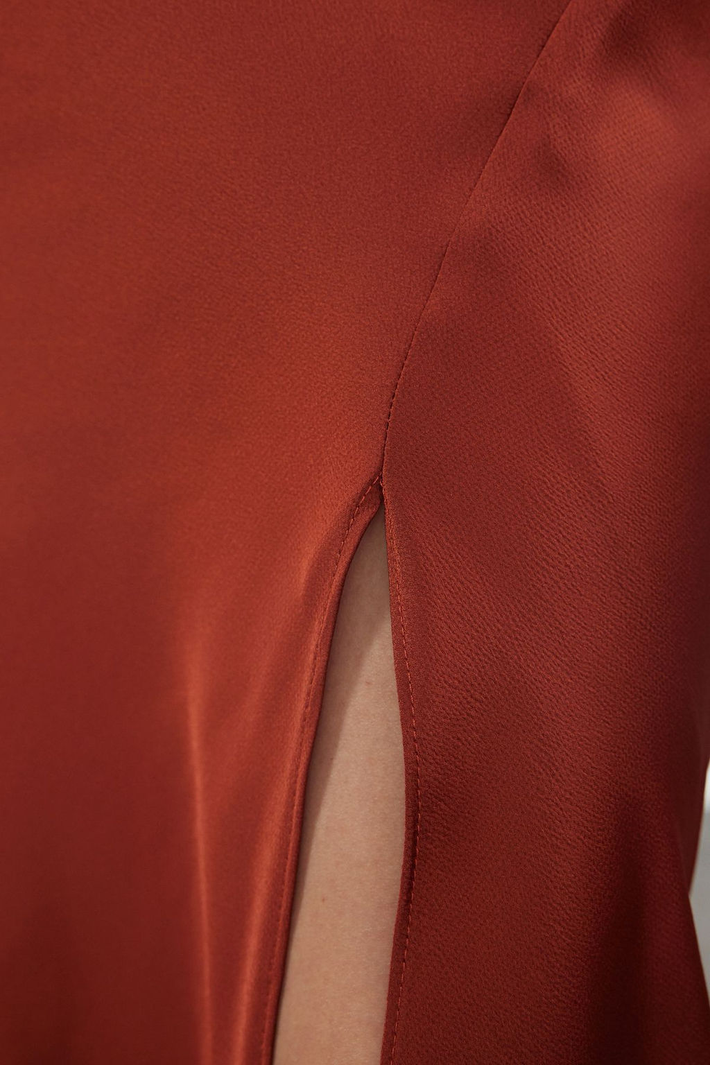 TRENDYOLMILLA Siyah Astarl? Dokuma Saten S?k Abiye Elbise TPRSS19BB0058 фото 17