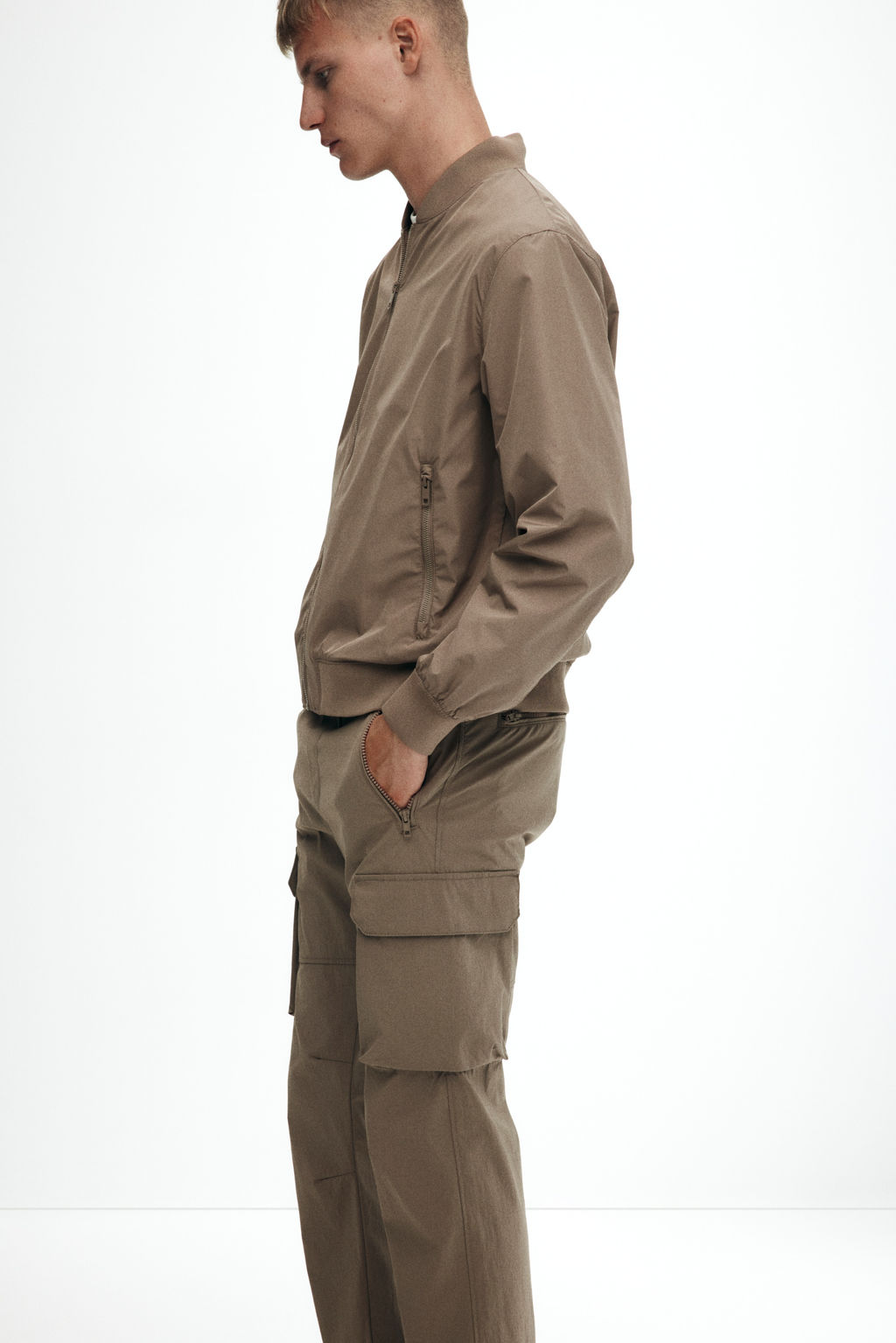 Pantal?n cargo de nailon Regular Fit - H&m фото 5