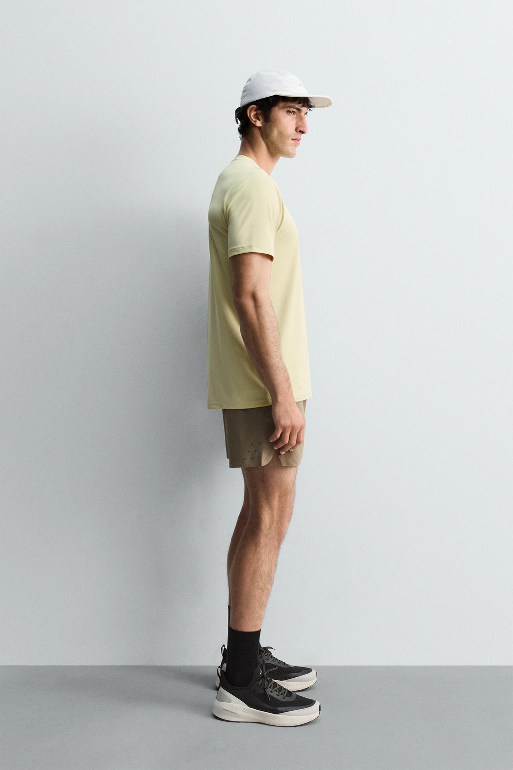 CAMISETA T?CNICA B?SICA / Amarillo claro - Zara фото 4