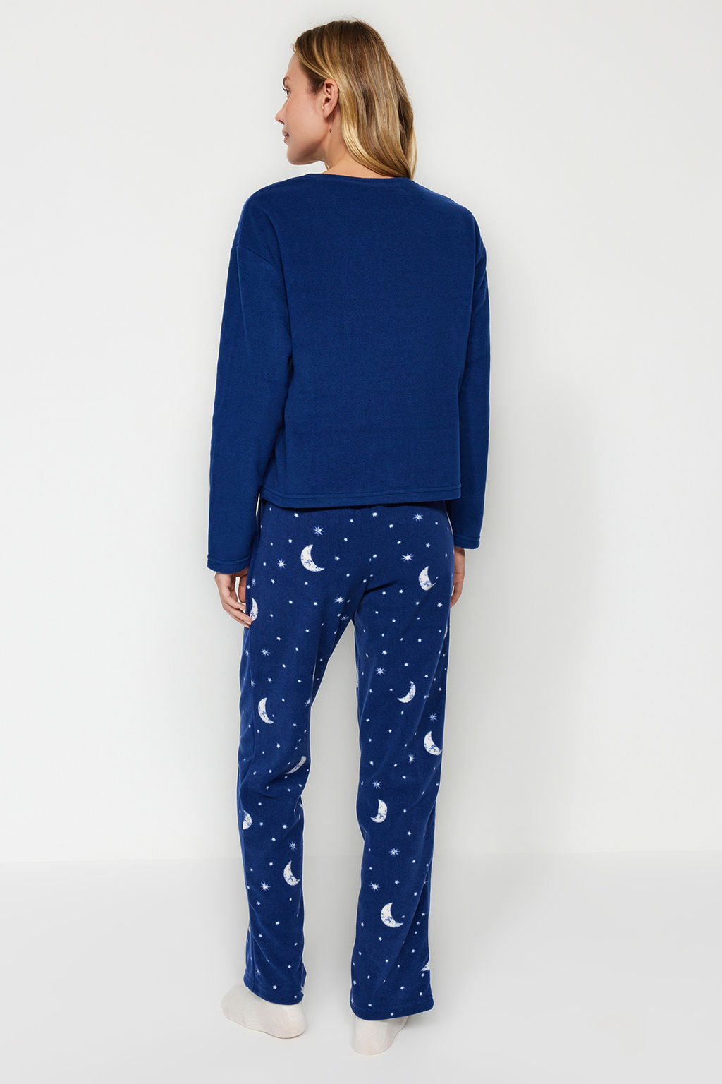 Trendyolmilla Lacivert Galaksi Desenli Polar K?sl?k Orme Pijama Tak?m? THMAW24PT00027