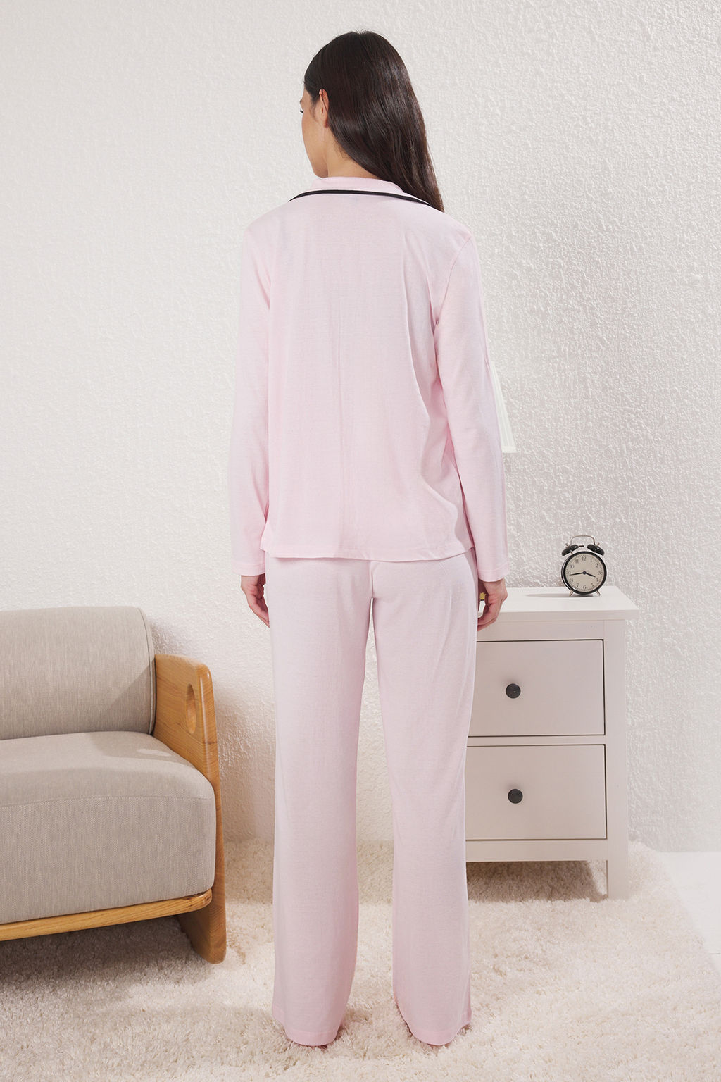 Trendyolmilla Gri Pamuklu Biye ve Cep Detayl? Bask?l? Orme Pijama Tak?m? THMAW22PT0785  фото 4
