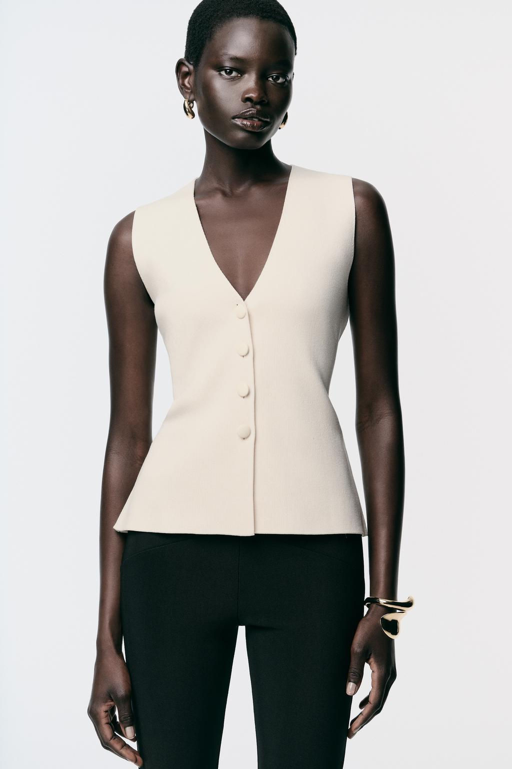 BUTTONED KNIT WAISTCOAT WITH COVERED BUTTONS - Zara фото 11