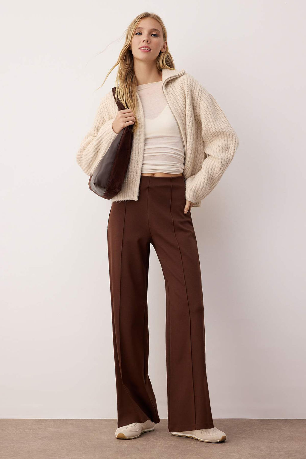 Kahverengi Interlok Wide/Leg Genis Kesim Esnek Orme Nervurlu Pantolon TWOAW26PL00075