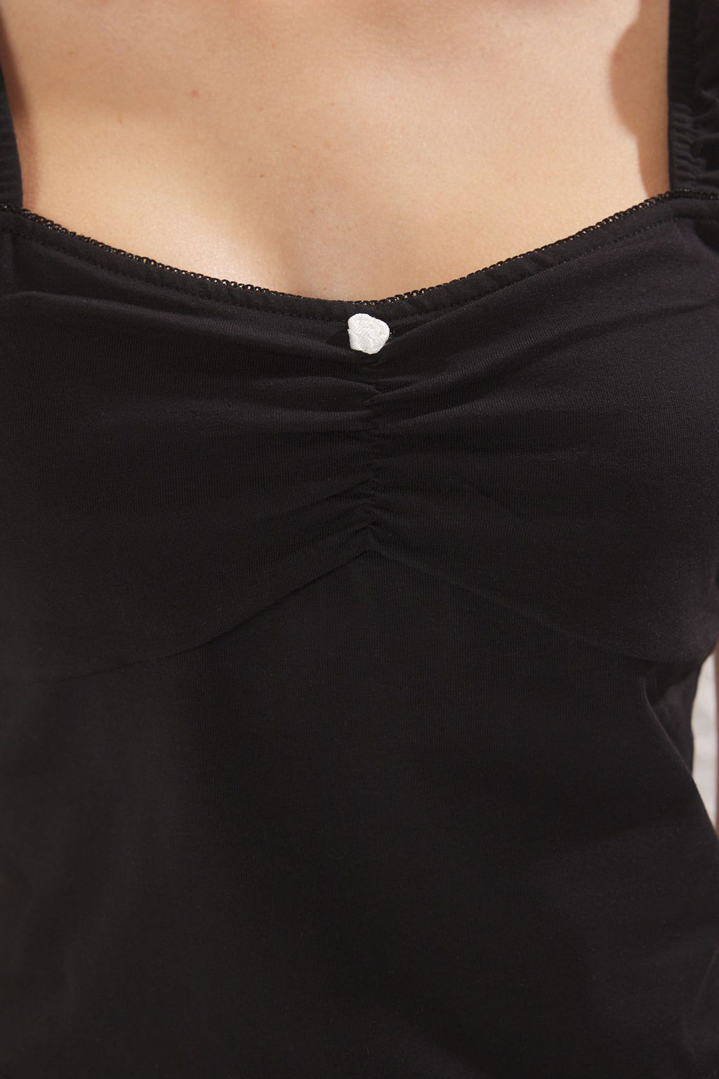 Ekru Carmen Yaka Fitted/Vucuda Oturan Dusuk Kol Buzgu/Drape Detayl? Orme Bluz TWOSS24BZ00500 - Trendyolmilla фото 12