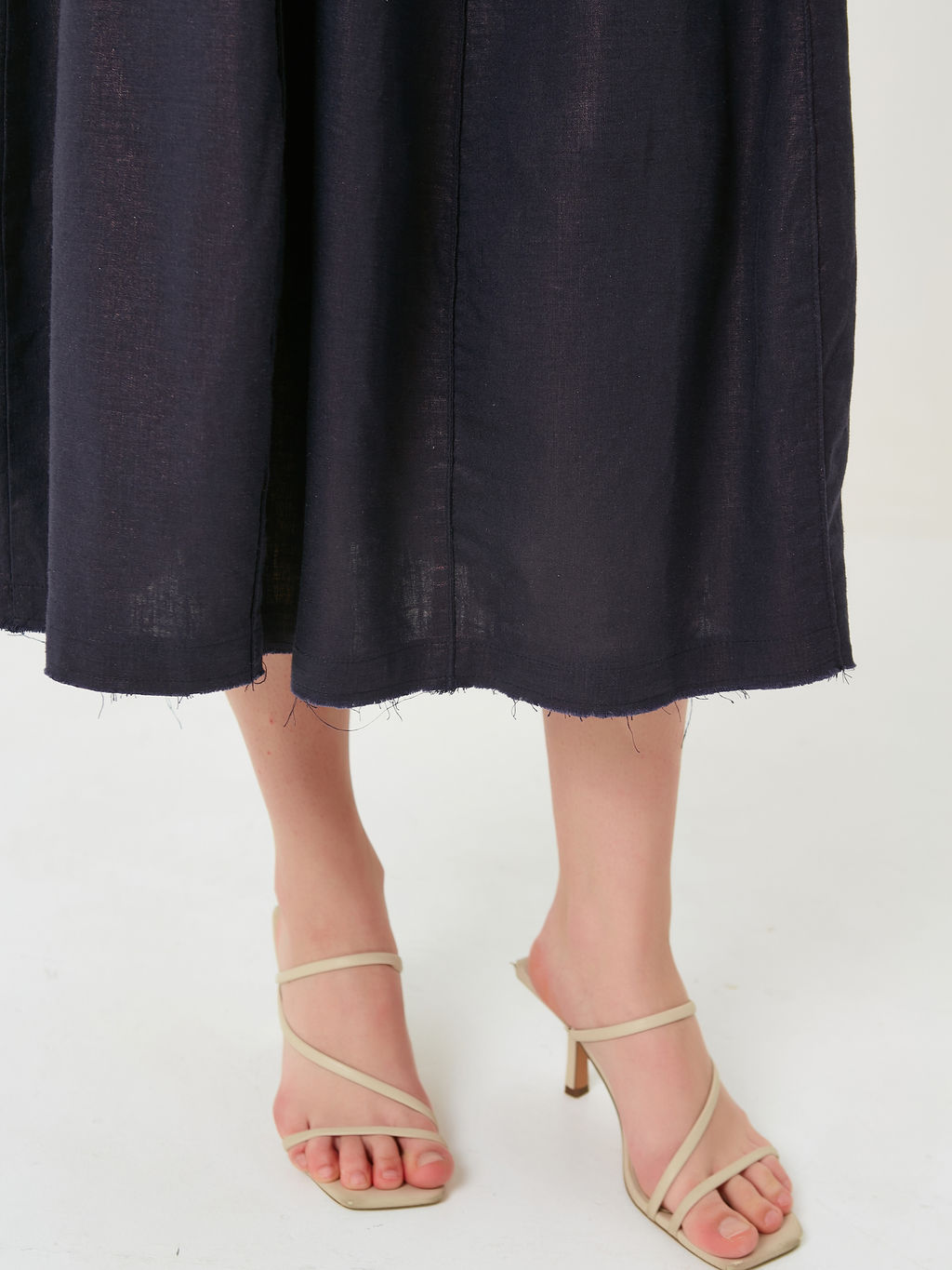 Платье изо льна с напылением - Stilla фото 7