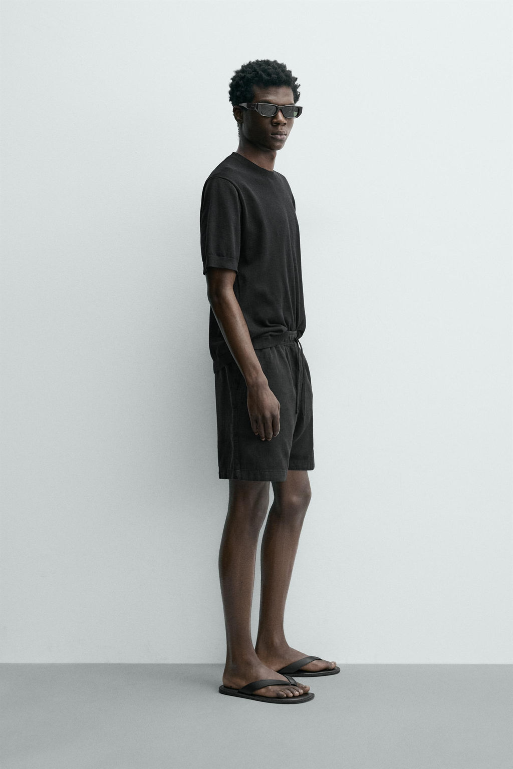 BERMUDA REGULAR FIT  ESTRUCTURA / Negro - Zara фото 4