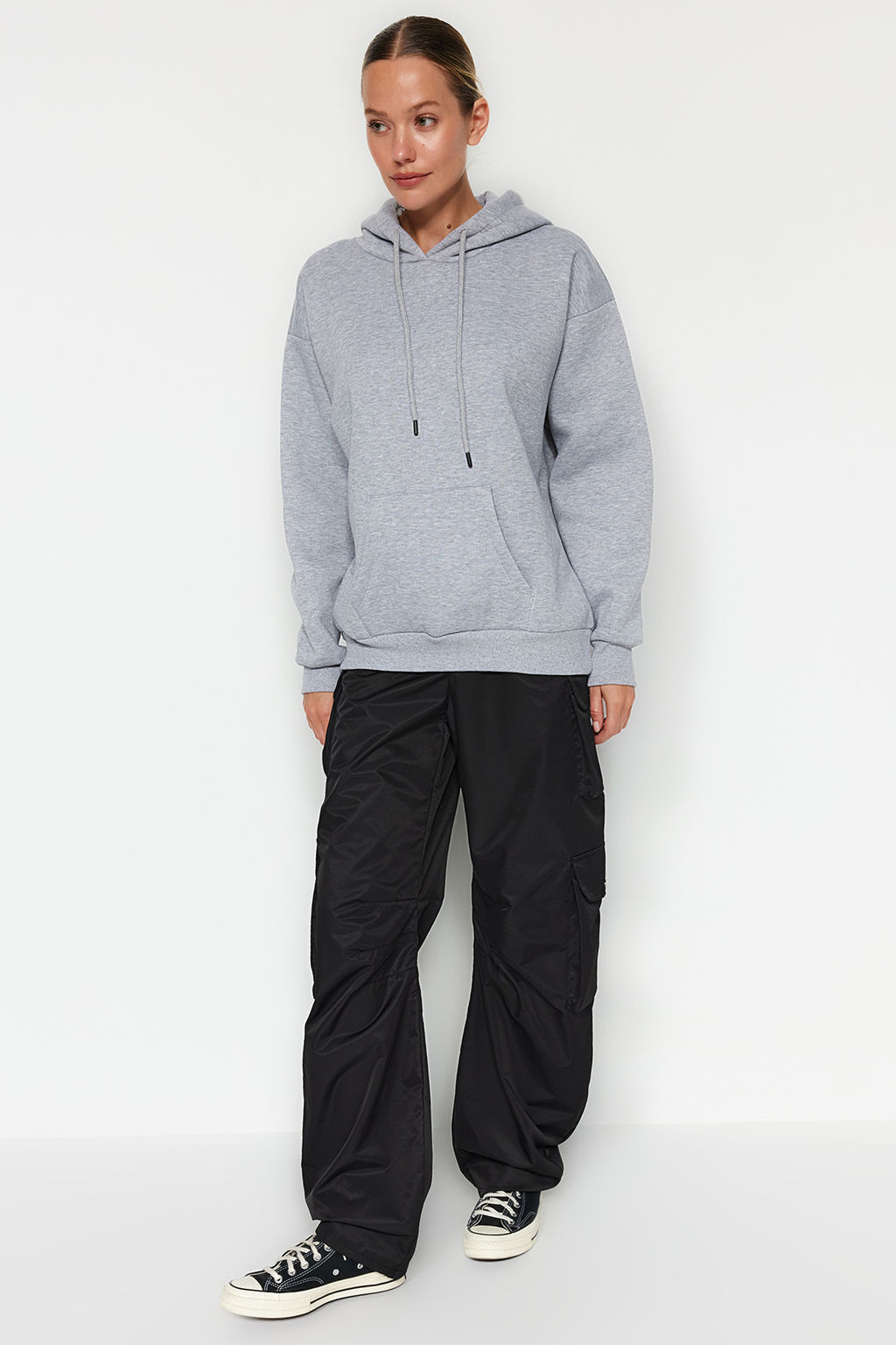 Gri Melanj Kal?n Ici Polarl? Oversize/Genis Kal?p Kapusonlu Basic Orme Sweatshirt TWOAW24SW00103