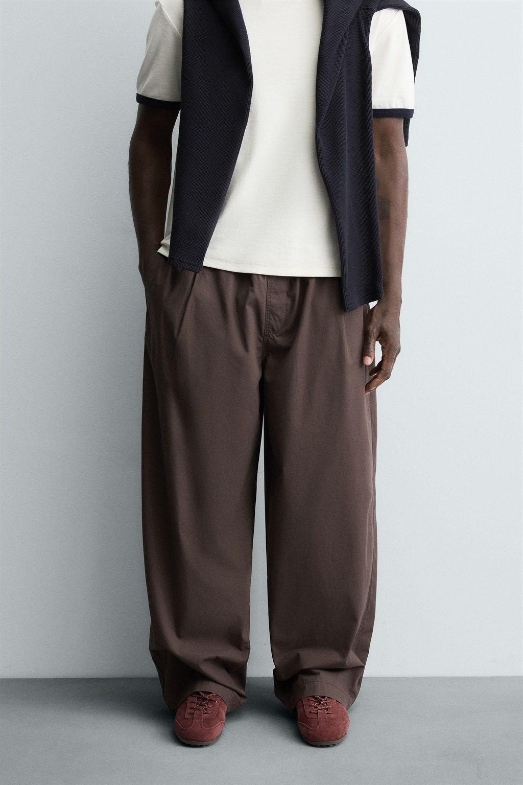 BALLOON FIT PLEATED TROUSERS