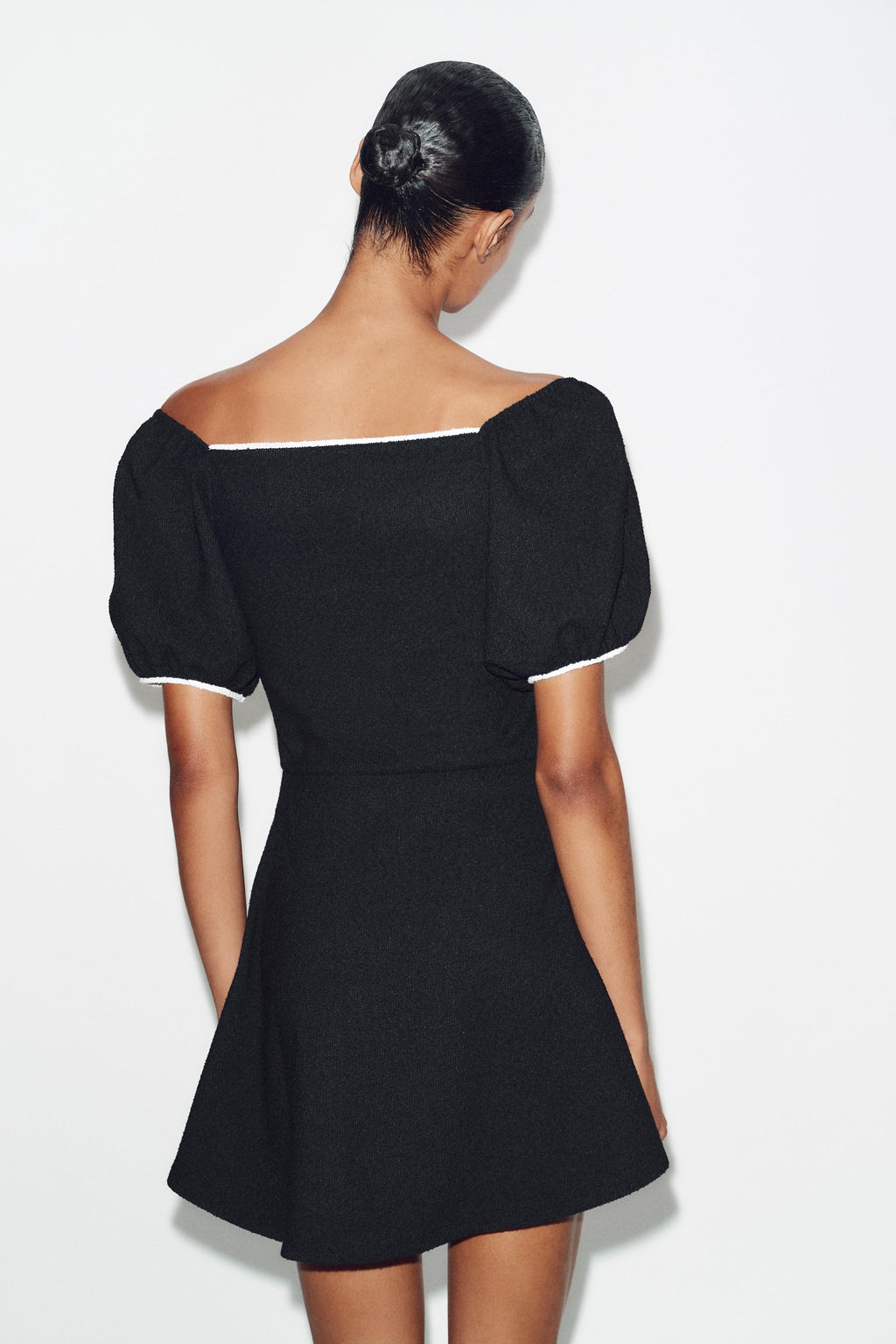 CONTRAST BOUCL_ DRESS - Zara фото 6
