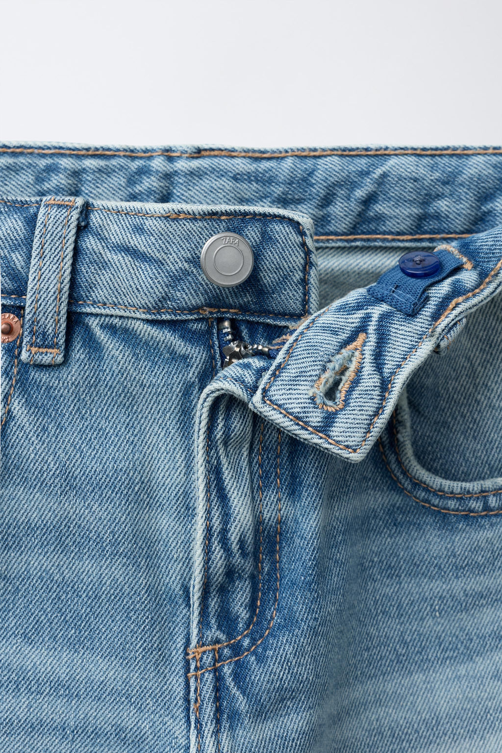 STRAIGHT JEANS WITH HEART PATCHES - Zara фото 3