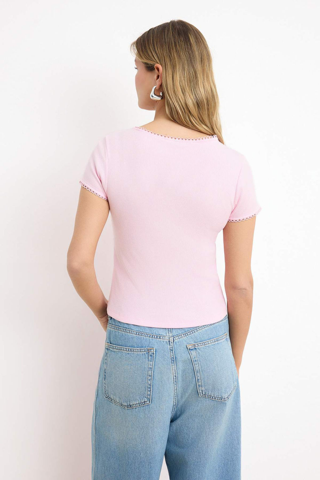 Pembe Dugmeli Vucuda Oturan Bisiklet Yaka K?sa Kol Fitilli Esnek Orme Bluz TWOSS25BZ00548