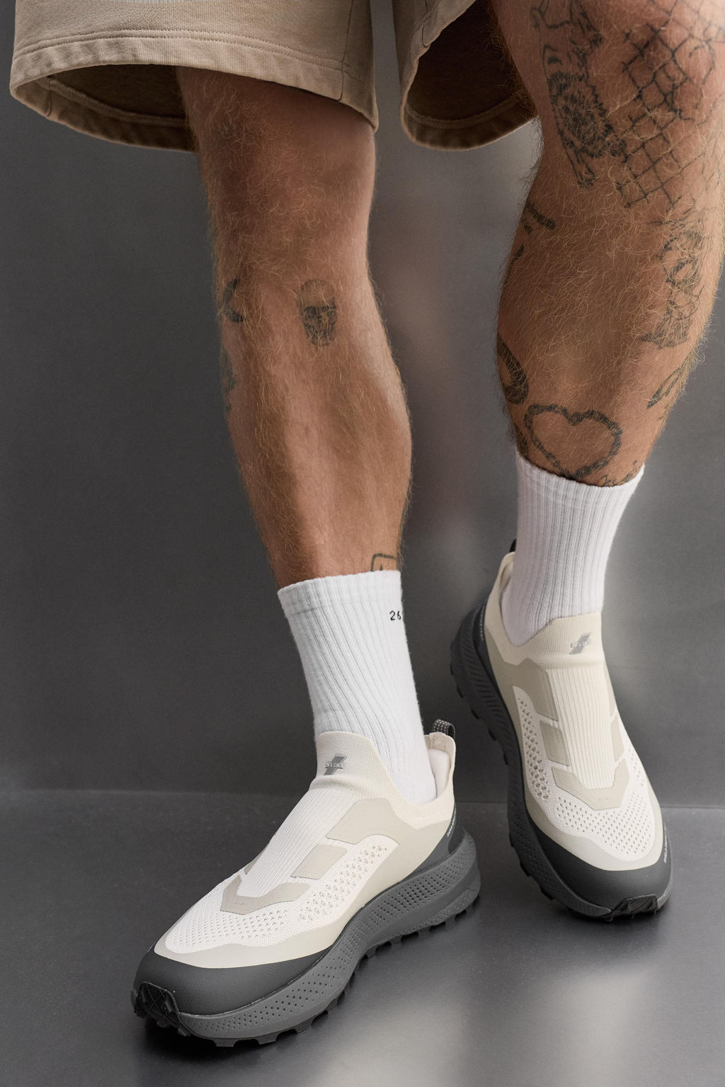 LACELESS TRAINERS