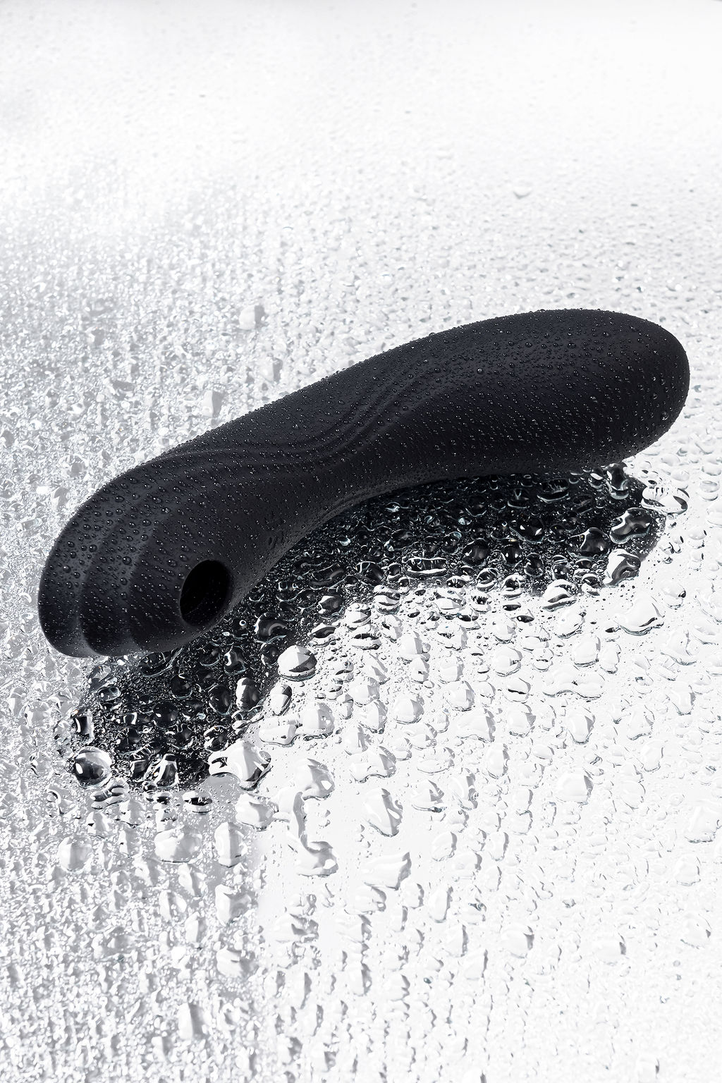 Вакуум-волновой бесконтактный стимулятор клитора Satisfyer Curvy Trinity 4, силикон, чёрный  фото 16