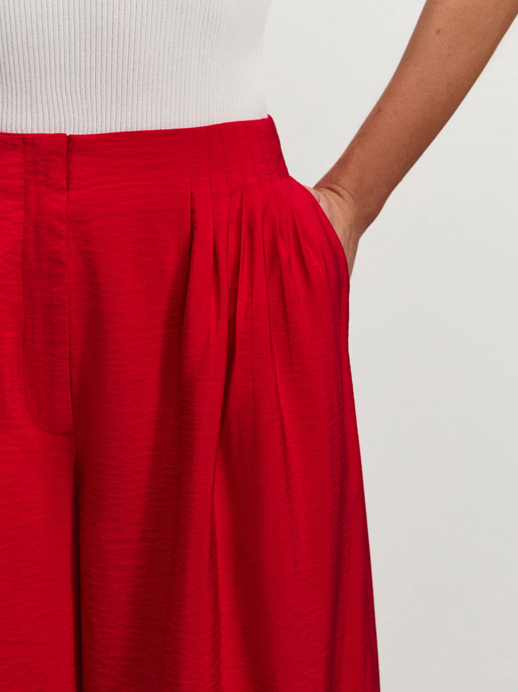 Брюки палаццо с защипами из вискозы / Zarina  фото 5