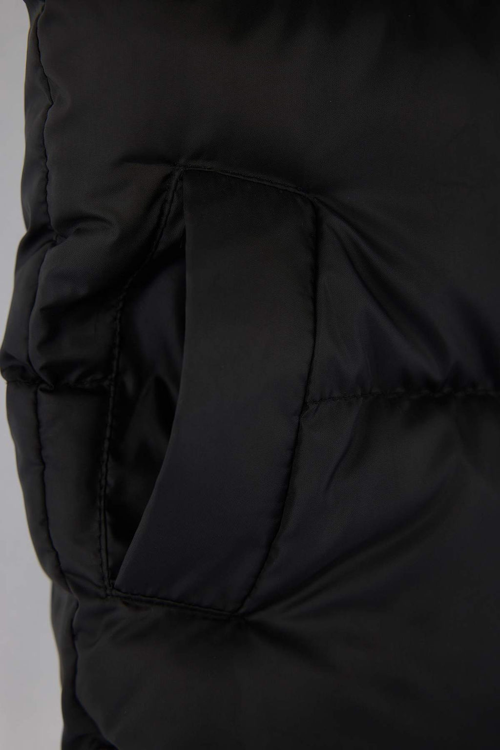 Siyah Duz/Basic Kapusonlu Regular Fit Unisex Cocuk Sisme Yelek TKDAW26YR00001 - Trendyolmilla фото 3