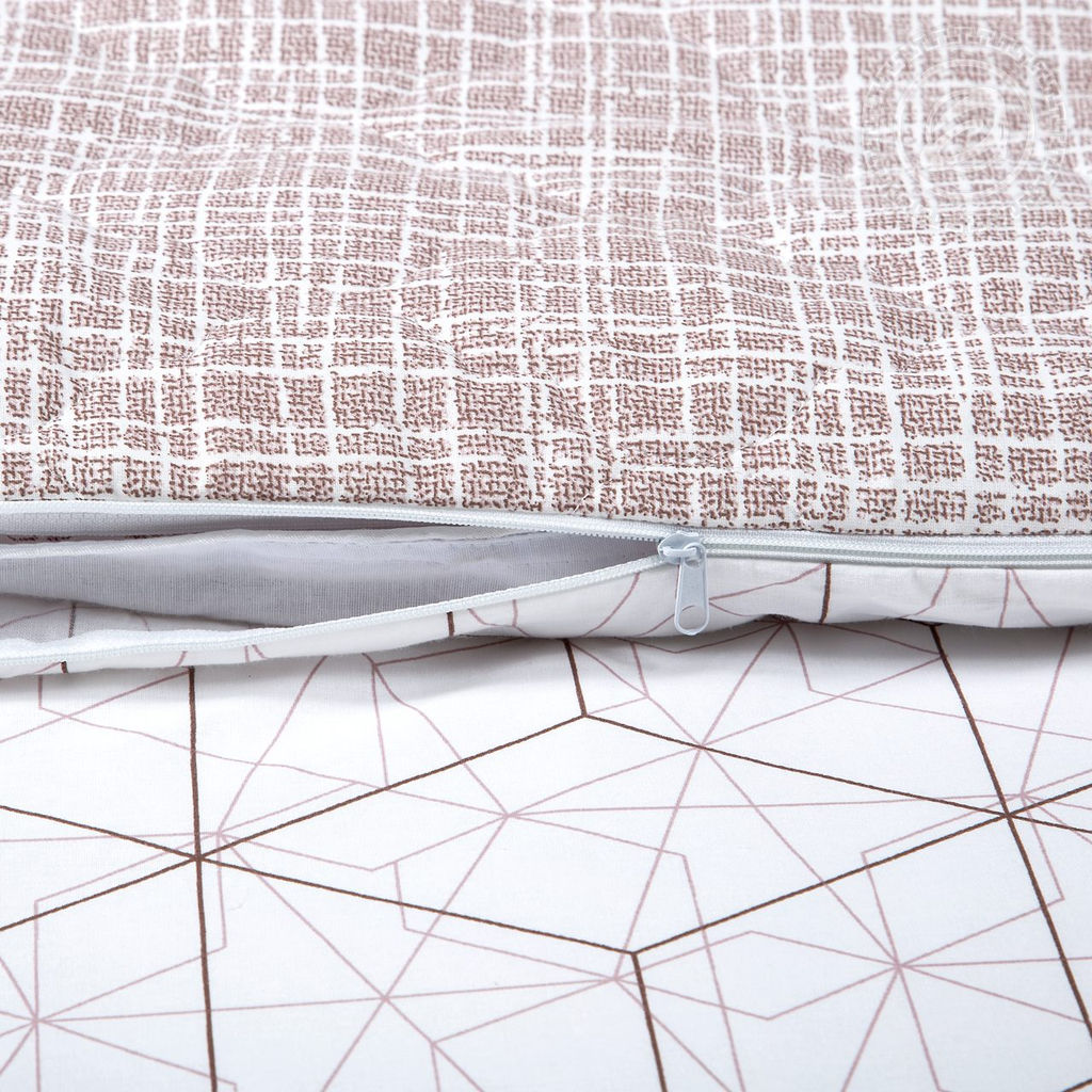 Постельное белье Кардинал (поплин зима-лето) 2 сп. с Евро/Пододеяльник стеганый (молния): 1 шт. - 215*175; Простыня: 1 шт. - 215*240; Наволочка (клапан): 2 шт. - 70*70; Зима - лето