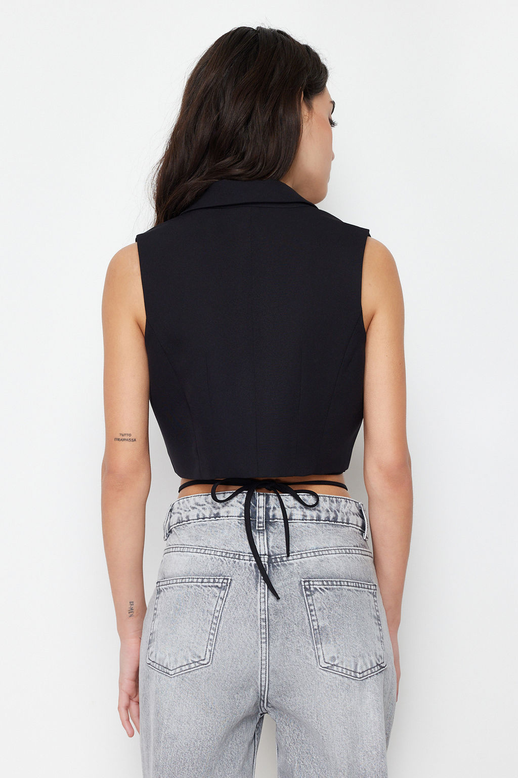 Trendyolmilla Siyah Fitted Dokuma Crop Yelek TWOSS24YE00032  фото 6